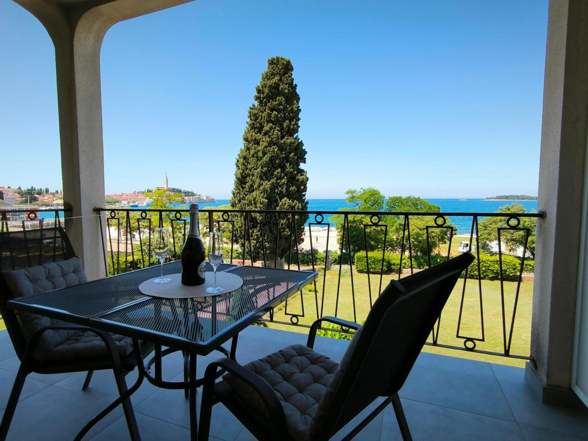 Rooms And Apartment Matika Rovinj Exterior photo